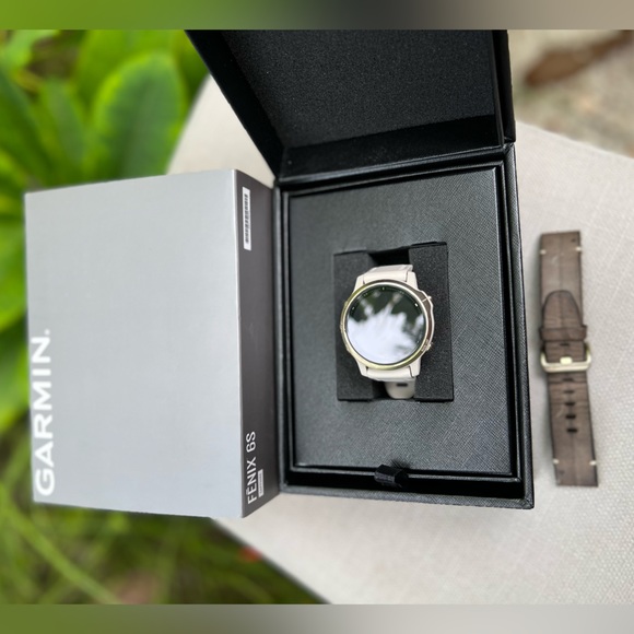 Garmin 6s sapphire 42mm smart watch - Picture 11 of 12